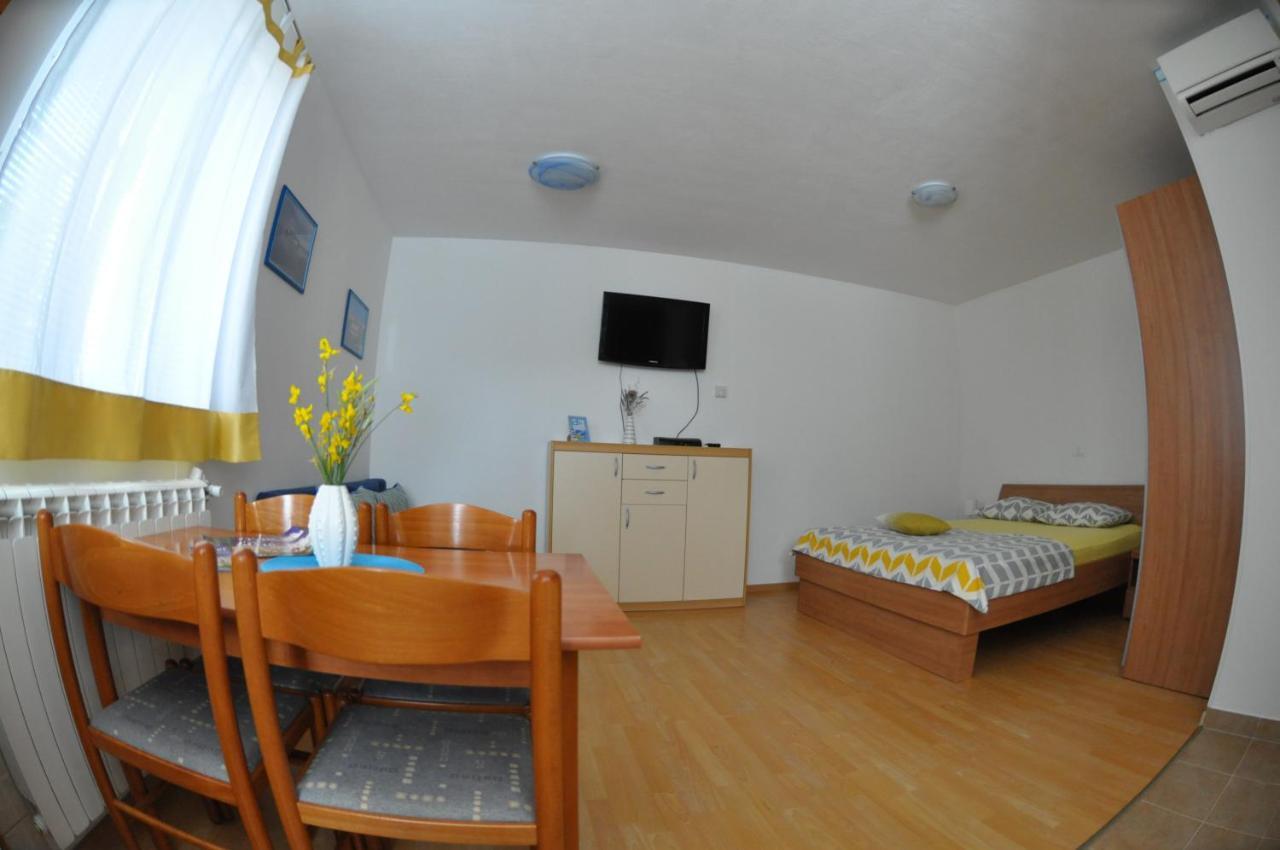 Apartma Brnistra Ginestra Koper Eksteriør bilde